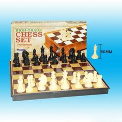 CHESS SET,