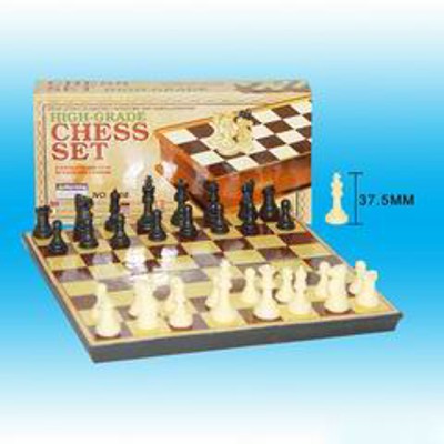 CHESS SET,