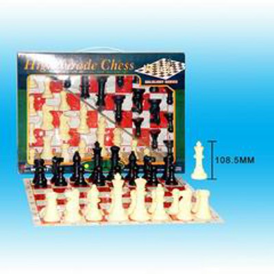 CHESS SET,