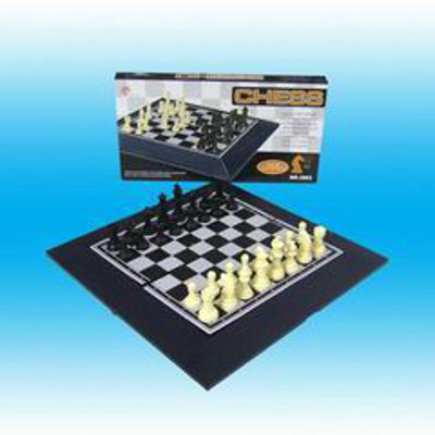 CHESS SET,