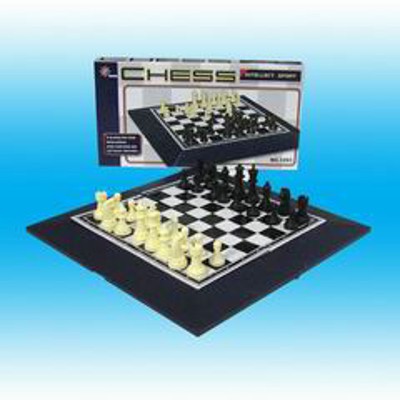 CHESS SET,