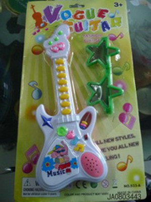 GUITAR W/GLASSES,