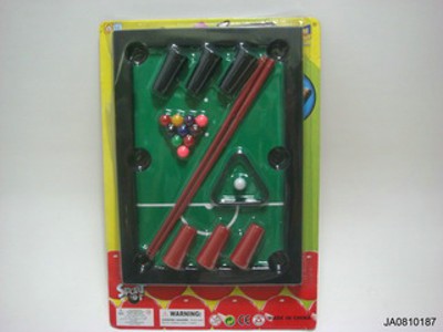 CHESS SET,