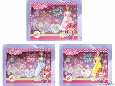 COSMETIC SET W/DOLL,