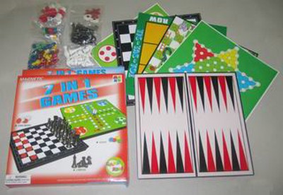 CHESS SET,