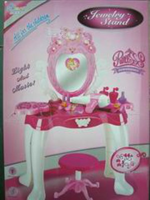 PRETTY SET W/LIGHT,MUSIC.BOX,