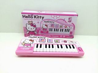 HELLO KITTY ELECTRONIC ORGAN W/MUSIC & LIGHT,
