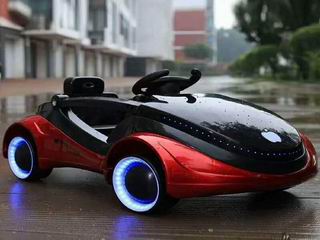 CHILDREN CAR W/CHARGER,