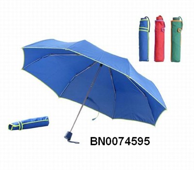 3 FOLDED UMBRELLA.CLOTH BAG,