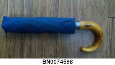 3 FOLDED UMBRELLA.CLOTH BAG,