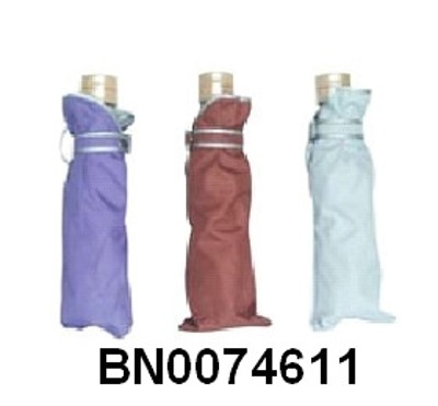 3 FOLDED UMBRELLA.CLOTH BAG,